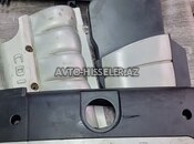 Mercedes Benz mühərrik qapağı